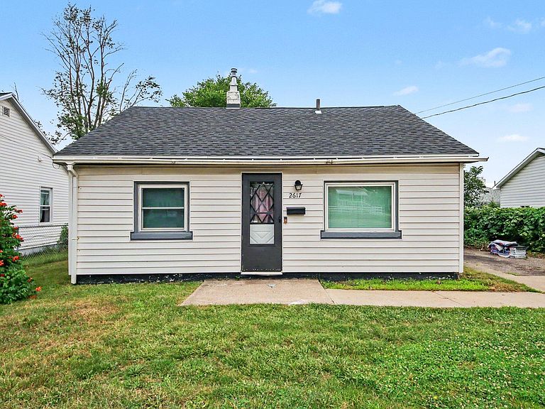 Listing photo 3