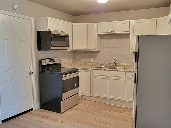 5th image of 115 W Geneva St #82M