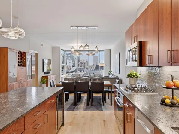 215 10th Ave S Unit 723, Minneapolis, MN 55415