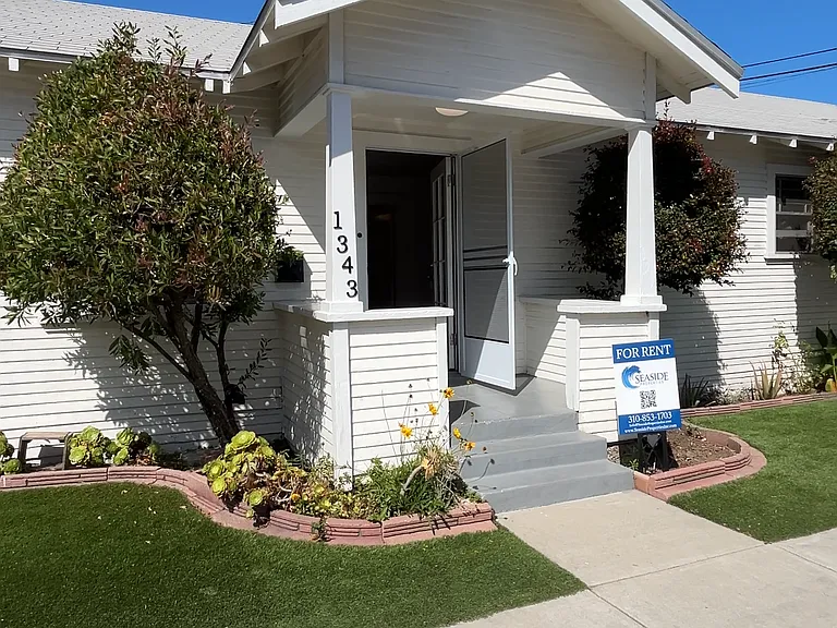 1343 Chelsea Ave — Photo 1