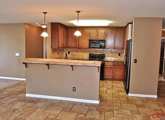 4th image of 325 Ladrillos Way