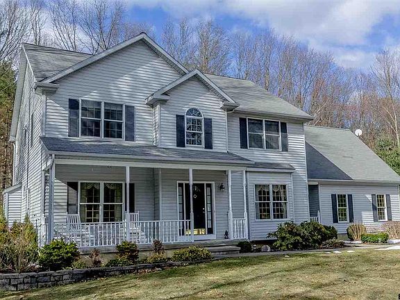 3rd image of 15 Bradford Dr