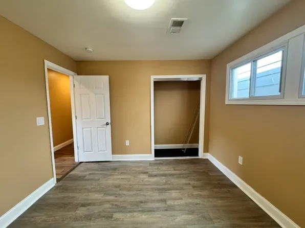 72 Sterling Avenue image 23 of 30