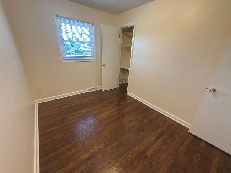 975 Depot St NE — Photo 16