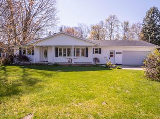 219 Pinecrest Rd, Whitehall, MI 49461