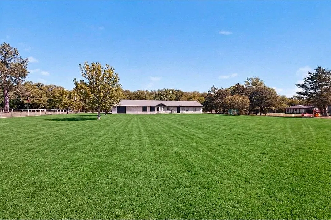 4 bed, 3.0 bath, $2,950 — Photo 1