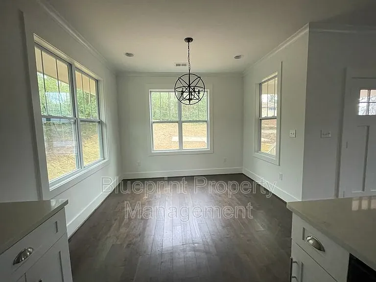 521 59th Pl S — Photo 3