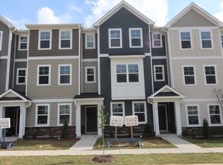 321 Deercroft Dr, Apex, NC 27539