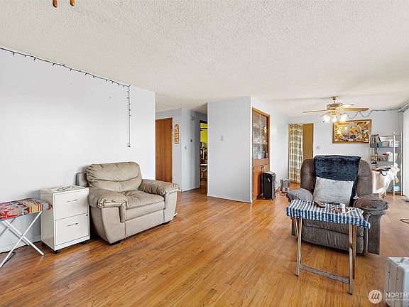 4th image of 8829 20th Avenue SW
