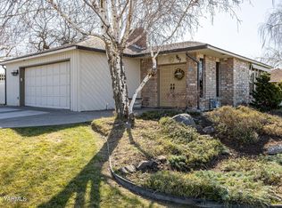 907 W Grandview Ave, Sunnyside, WA