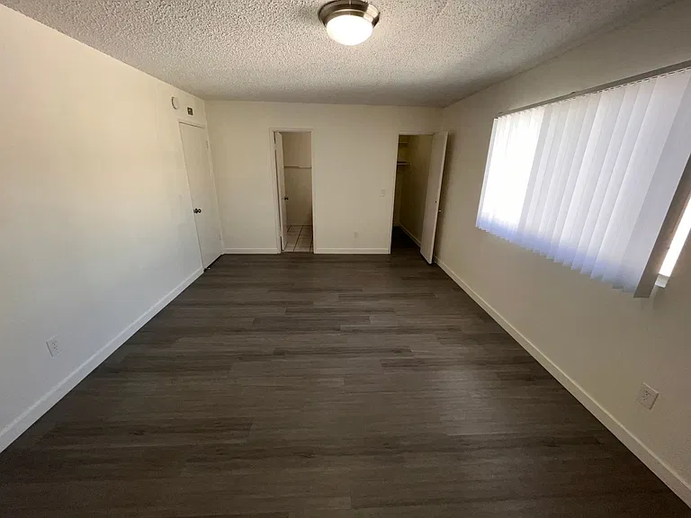 Cypress Apartments — Photo 8