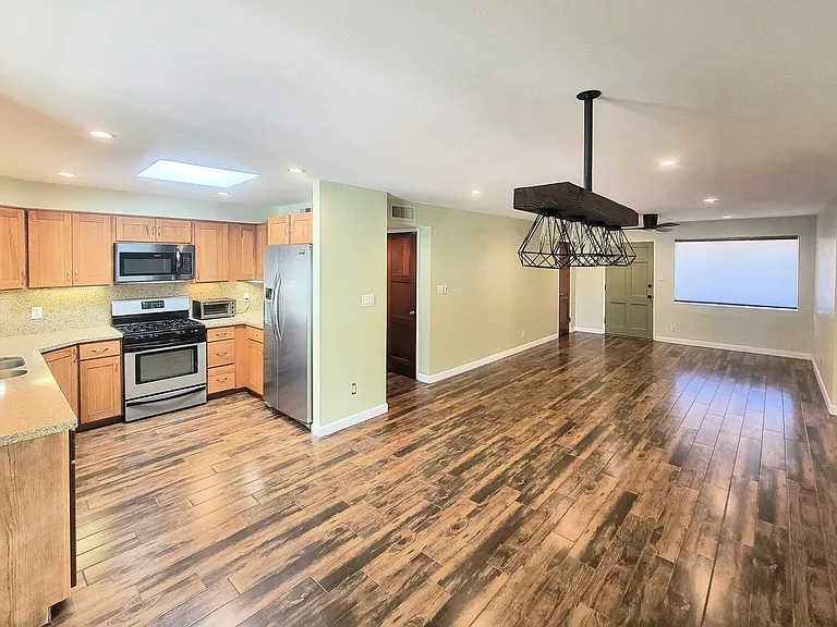 5604 E Julius Stra — Photo 4