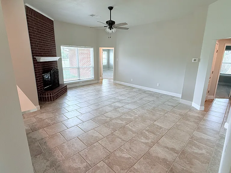 930 High Knoll Dr — Photo 1