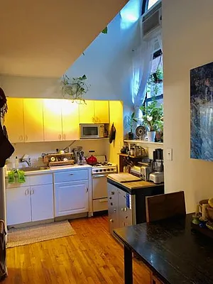 Rented by Buchbinder & Warren | media 10