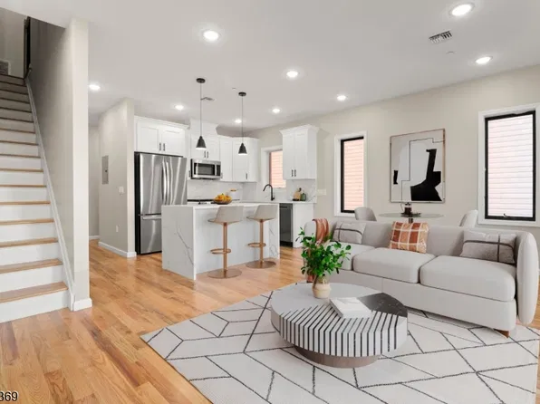 414 Cross St, Harrison Town, NJ 07029
