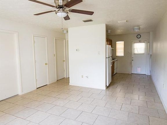 5th image of 827 Memorial Dr #1