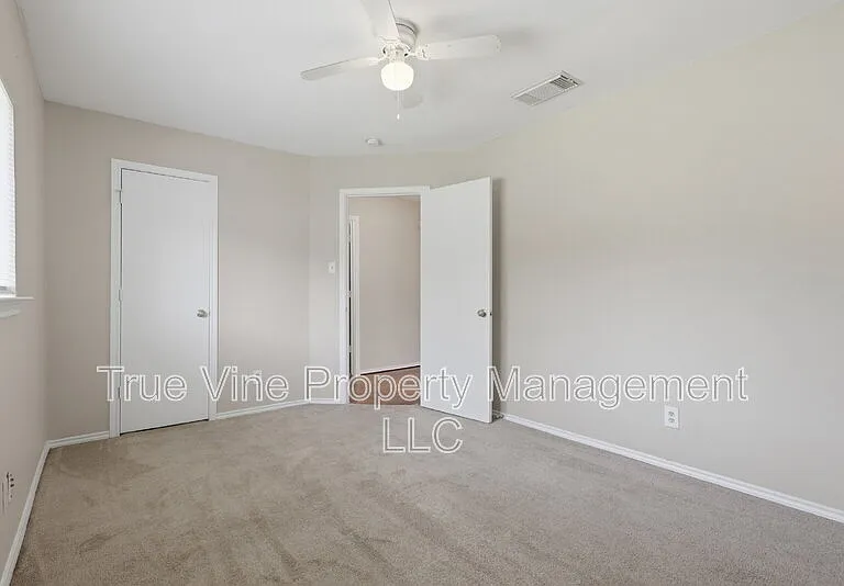 6810 Saharastone Dr — Photo 17