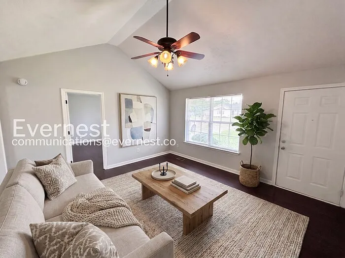209 Loch Lomand Dr — Photo 3