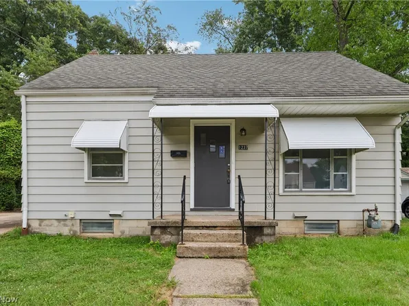 1237 Easton Dr, Akron, OH 44310