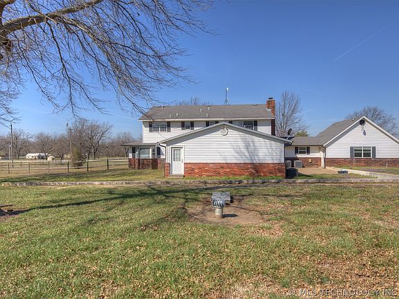 4th image of 11002 E 440th Rd