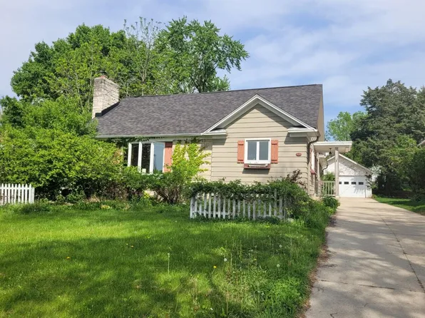 111 North Greenfield AVENUE, Waukesha, WI 53186