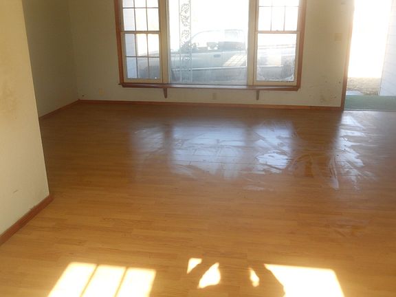 3rd image of 2214 NW Williams Ave