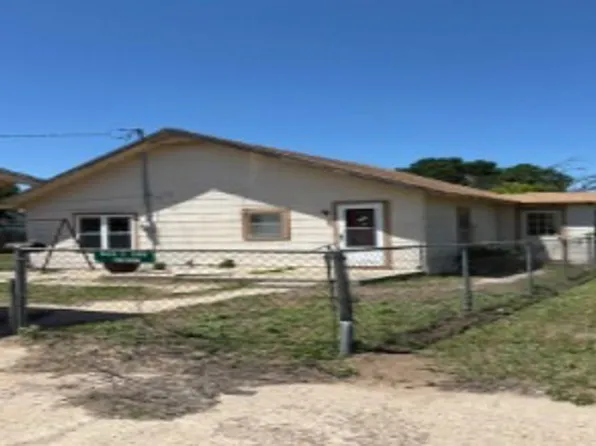 417 W 1st St, Gage, OK 73843