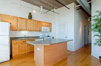 4th image of 833 W 15th Pl Unit 811