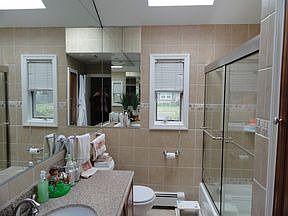 3rd image of 31 Hemlock Dr