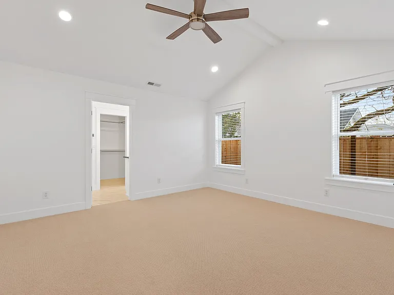 814 S 3rd St — Photo 17