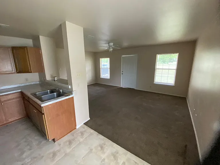 460 Willow Ave — Photo 4