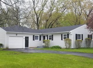 1070 Sharon Ct, Webster, NY 14580