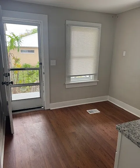 24 E Golf Links Ave — Photo 4