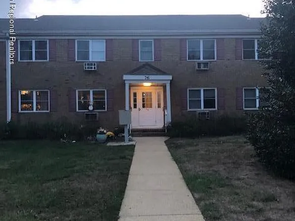 76H Manchester Ct, Freehold, NJ 07728