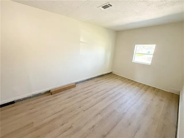 2705 Britannica Dr — Photo 13