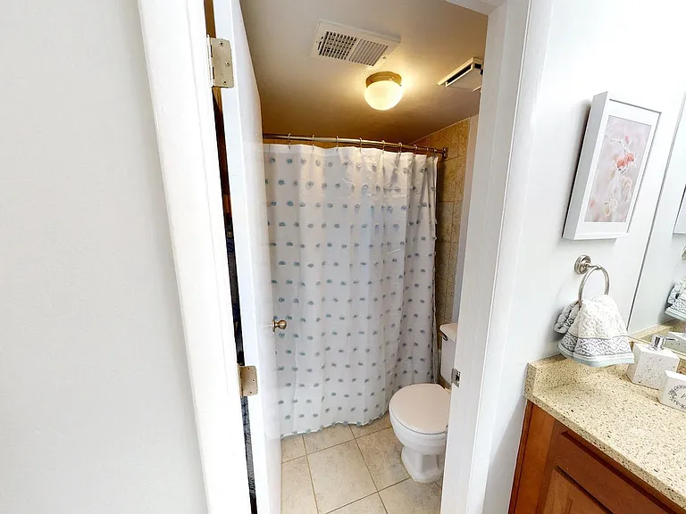 Model Apartment Bathroom