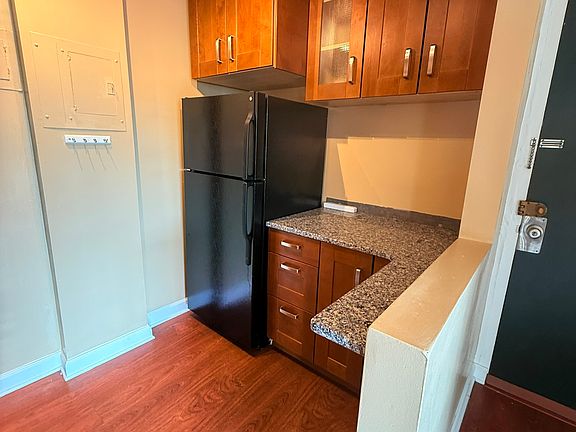 4th image of 1111 Arlington Blvd #907A