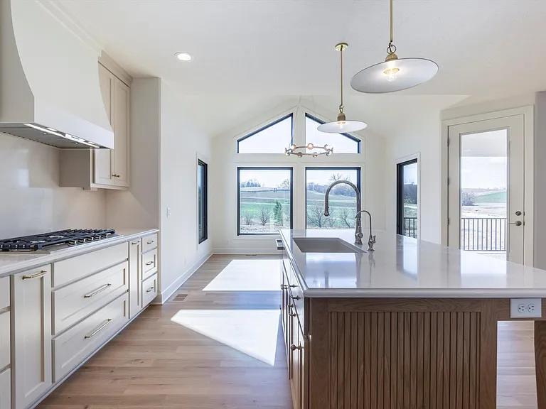 21911 Parkview Dr — Photo 19
