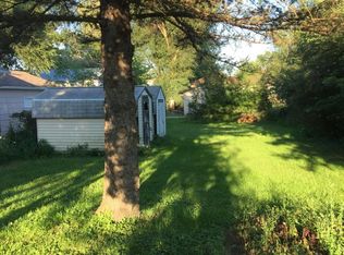 1035 River Rd, Windom, MN 56101