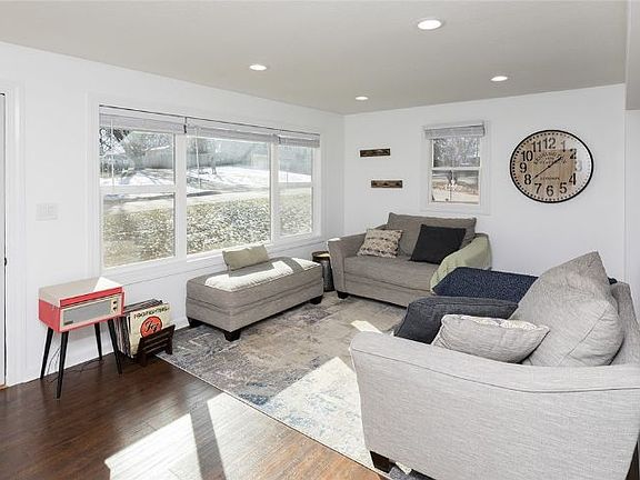 4th image of 1001 Herold Ave