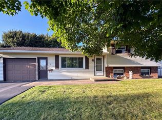 10 Nova Ln, Rochester, NY 14606