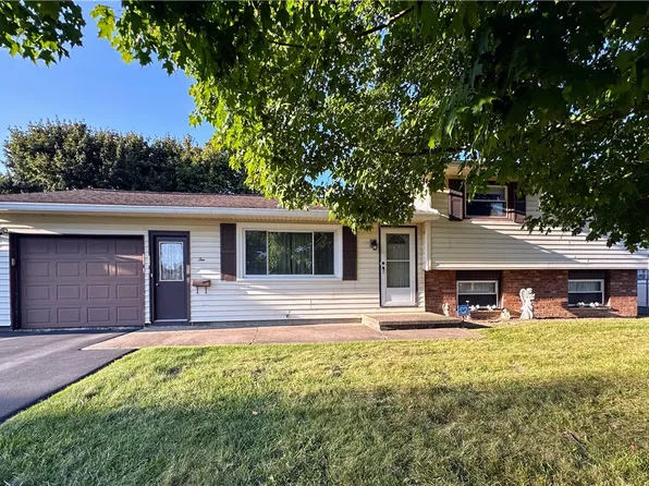 10 Nova Ln, Rochester, NY 14606