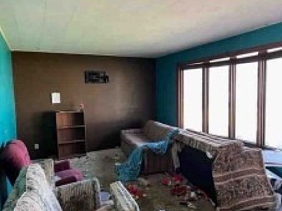 Additional Living Room