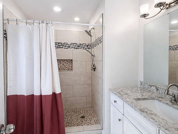 5th image of 116 Woodberry Ct