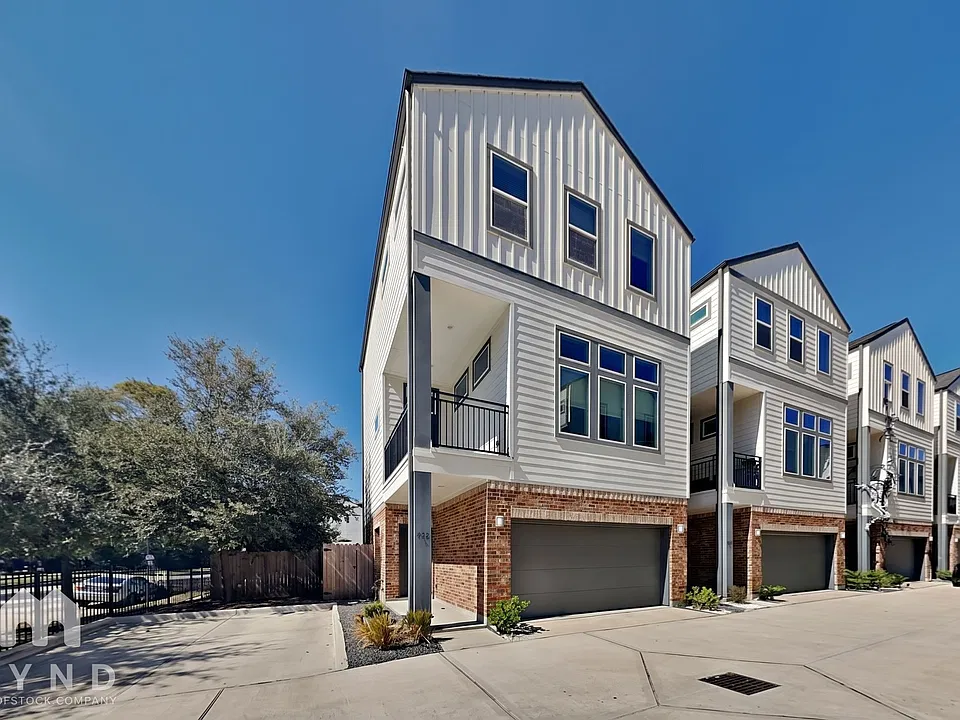 742 W Donovan St