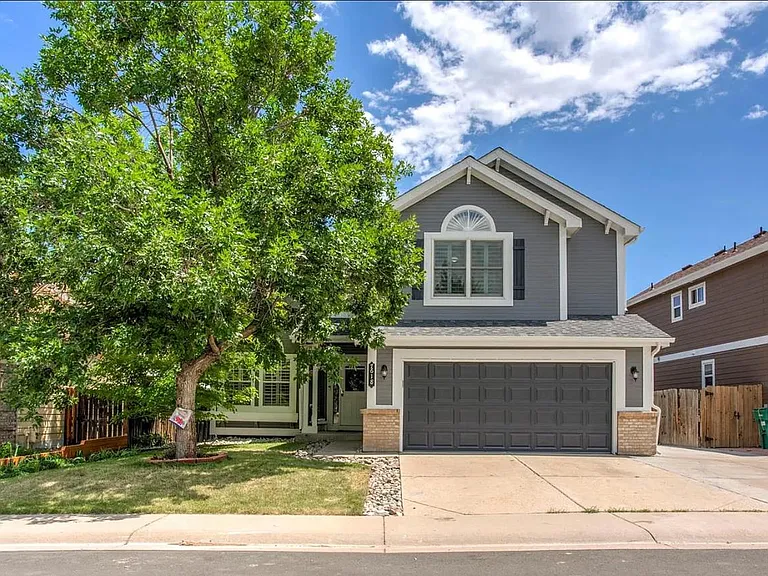 7618 Halleys Dr — Photo 2