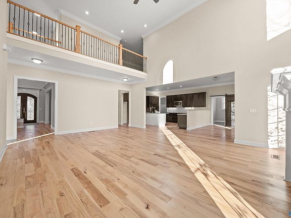 3rd image of 105 Indian Crest Dr