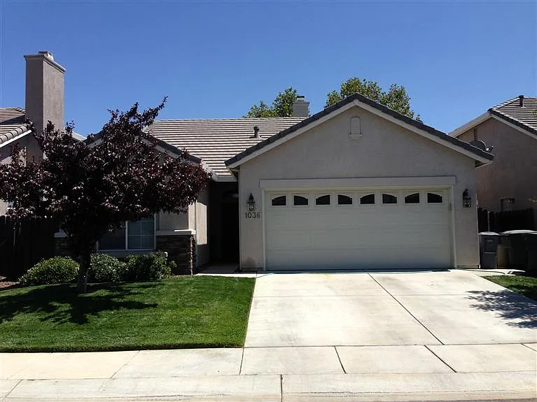 1036 Martin Ct photo 1