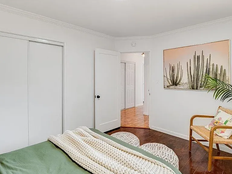 2725 Argyll Ave — Photo 3