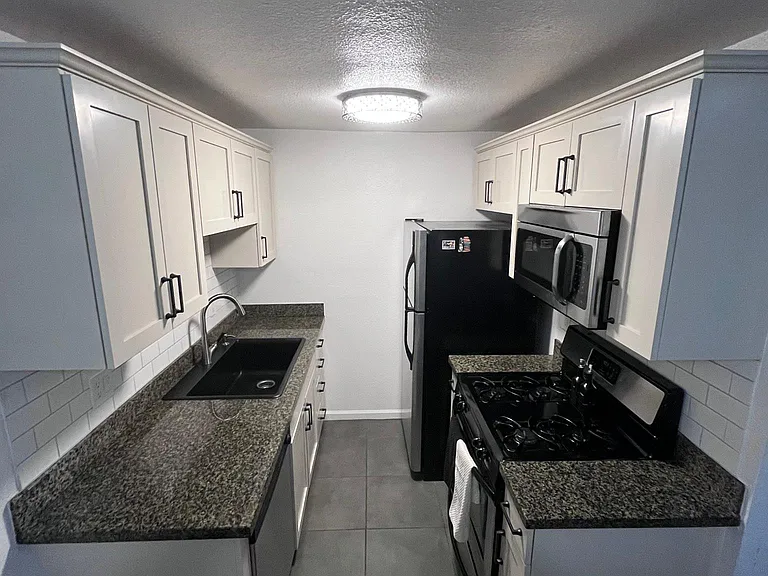 2556 Chicago St #7 — Photo 4